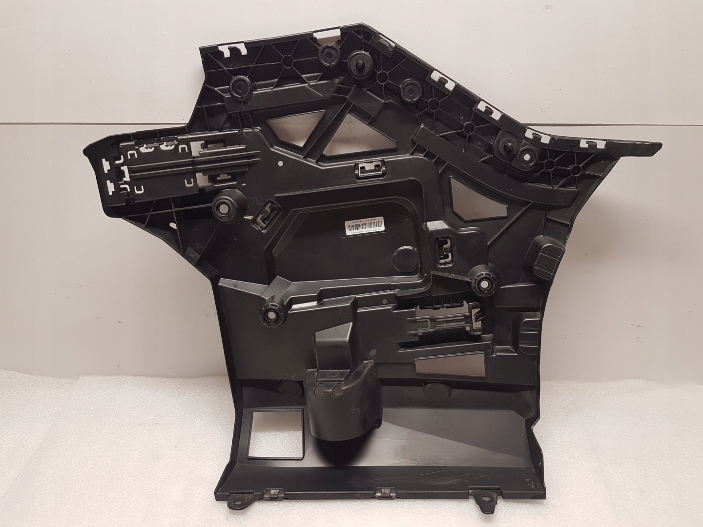 bumper bracket left rear part BMW G60 m-packet 5A011C3