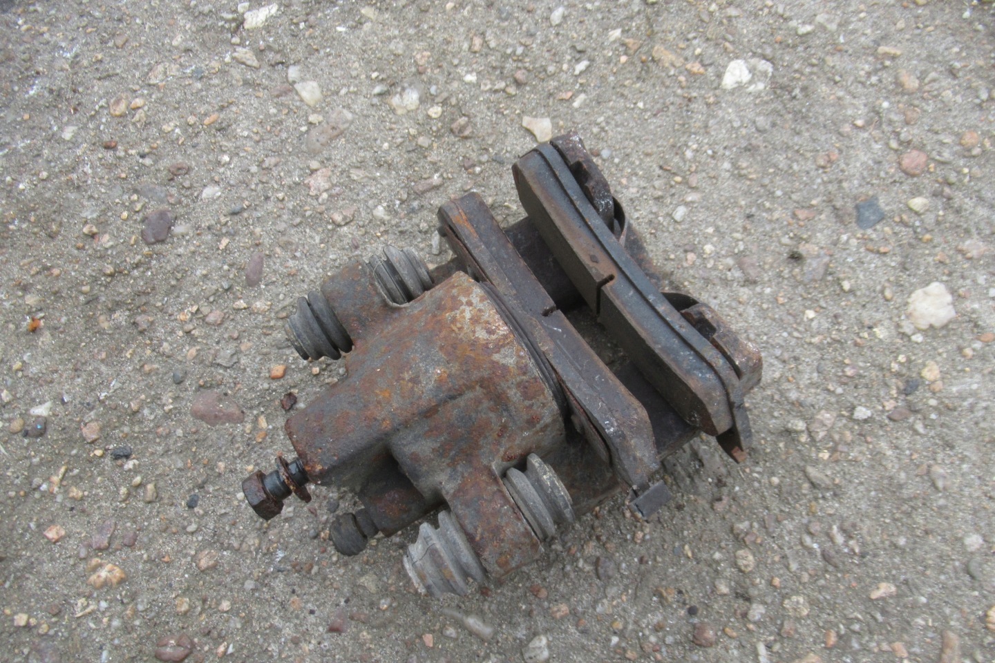 FORD EXPLORER 4.0 V6 caliper brake right rear part