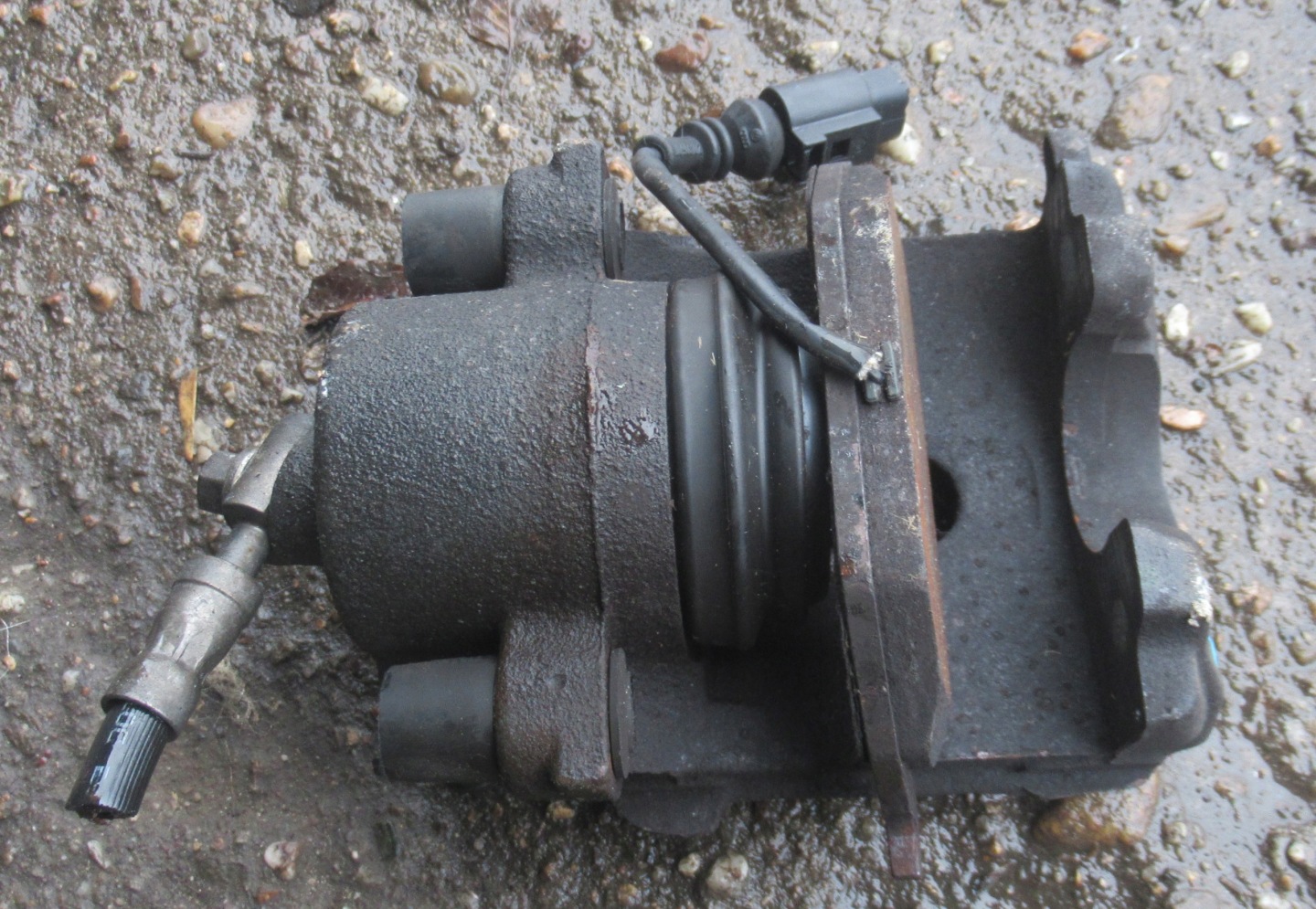 VW GOLF VI+ 1.4 TSI caliper brake left front