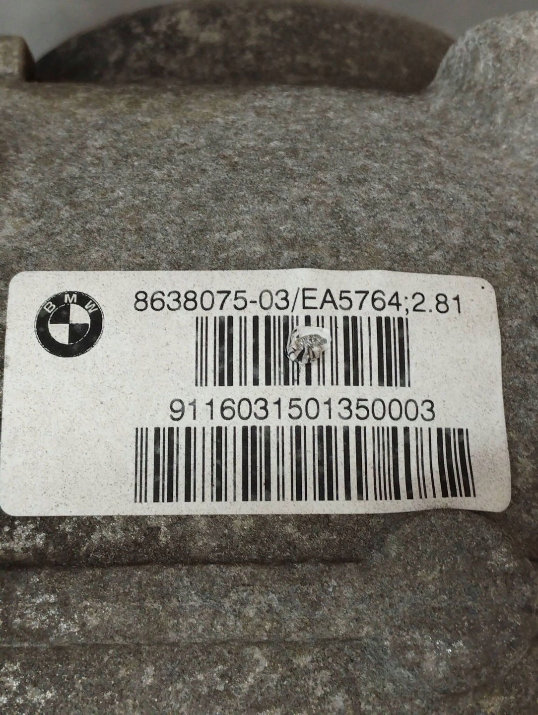 BMW 7 G11 750i diff differential rear part 8638075 2:81