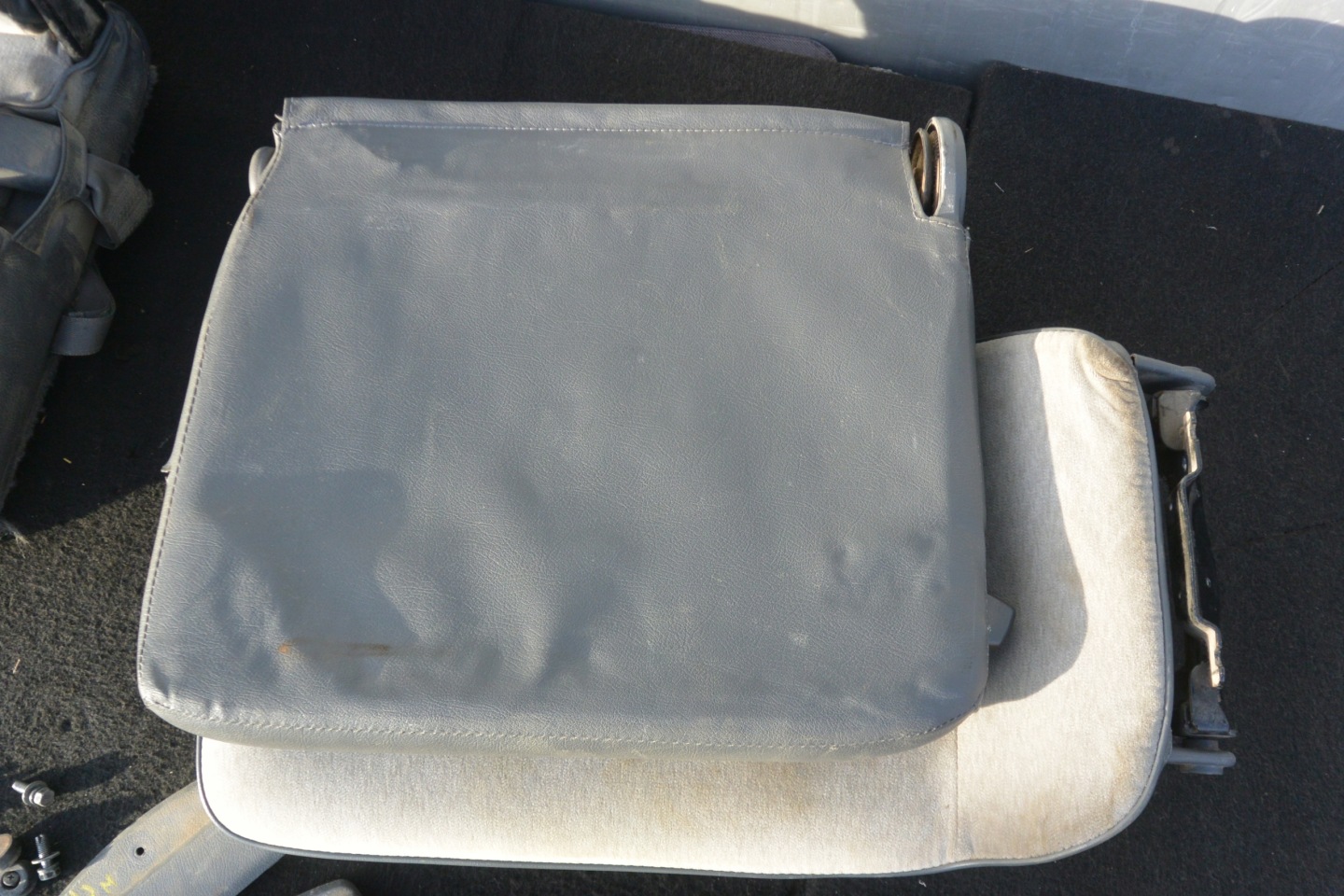 SITZE 3 RZAD MITSUBISHI PAJERO II KPL