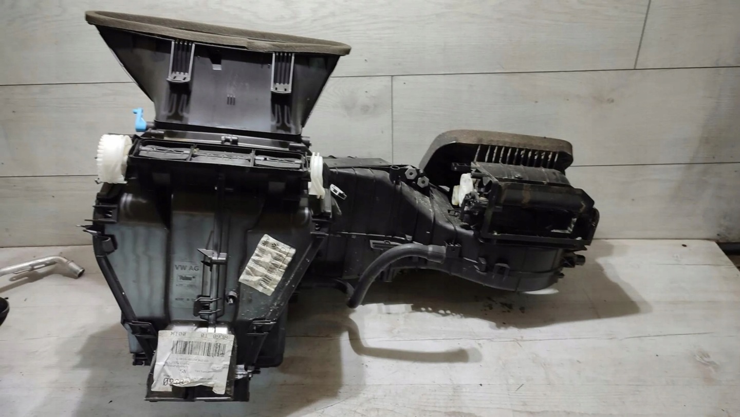Volkswagen Tiguan Lift 5N0 ohřívač