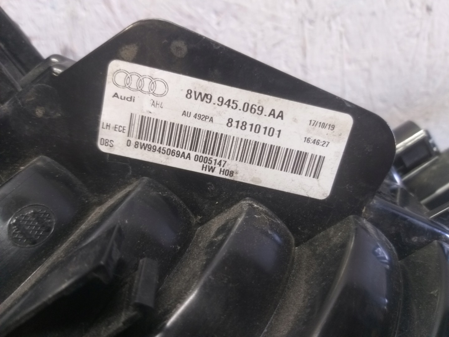 LIGHT REAR PART LEFT AUDI A4 B9 KOMBI LIFT 19- LED 8W9945069AA