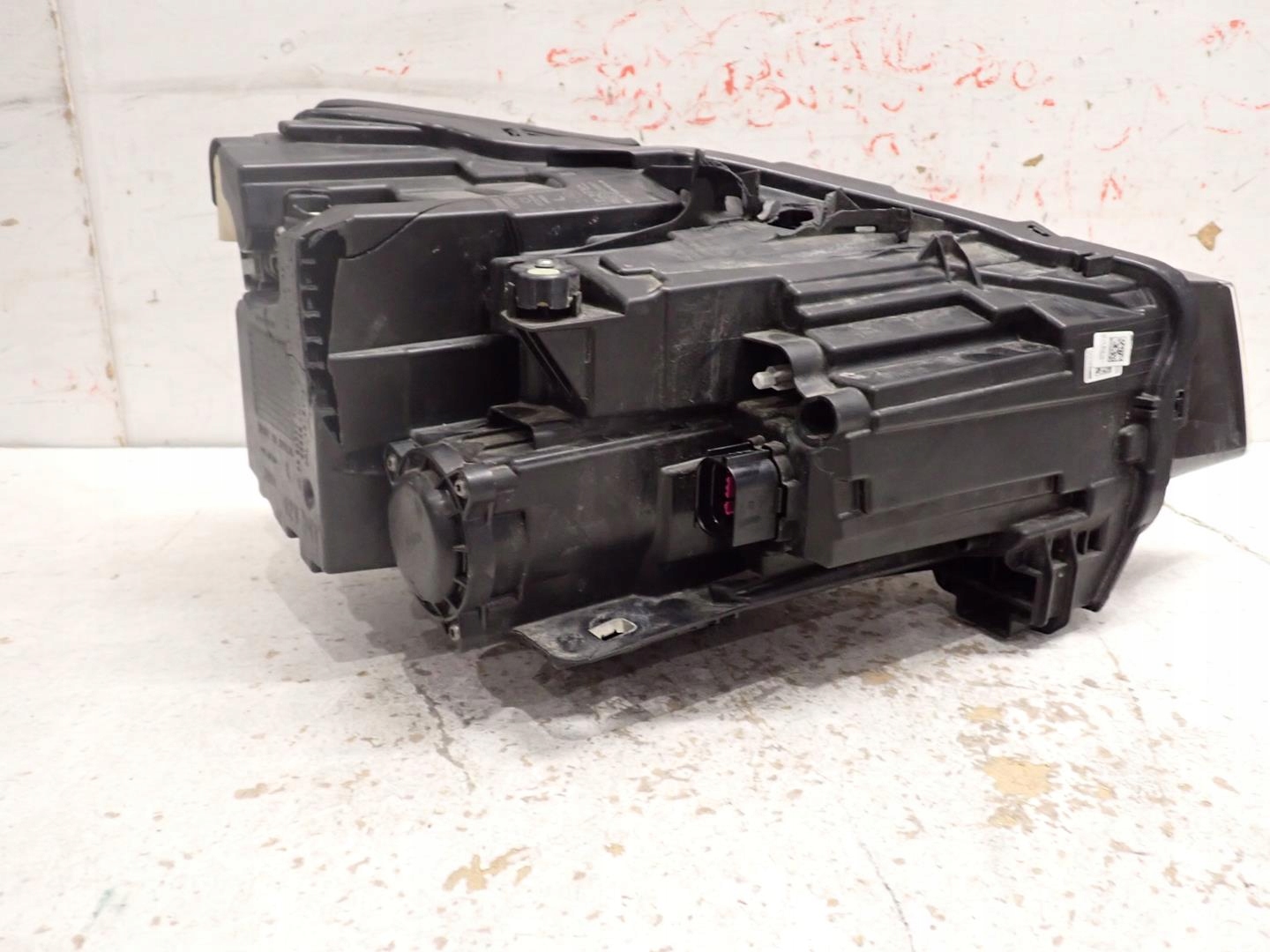 light front front left AUDI Q2 LIFT 2020- MATRIX 81A941035