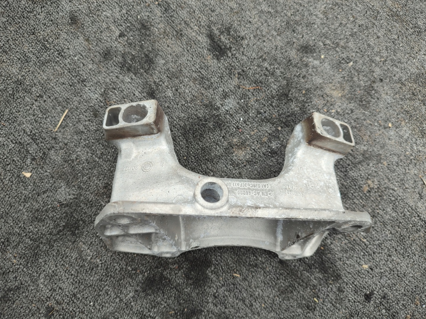 Stütze Halter Getriebe getriebe BMW E60 E61 E63 E64 6776523