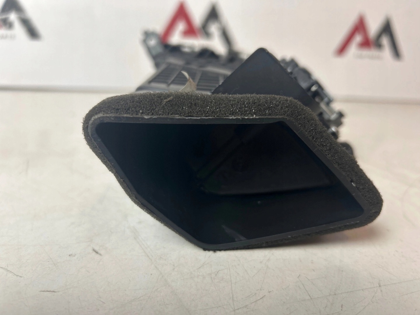grid air conditioning devices central right Hyundai I40