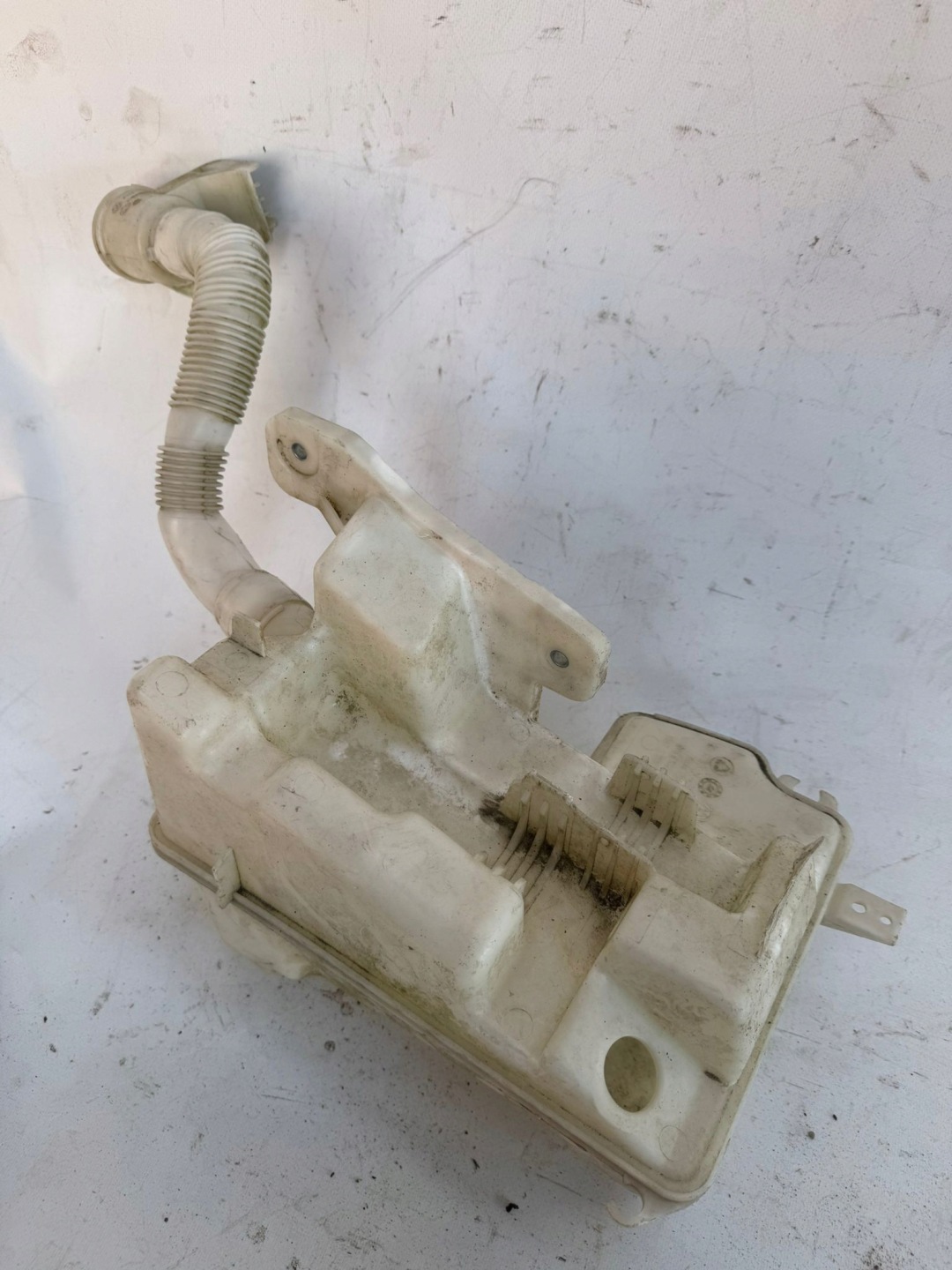 VW GOLF VII LIFT 17- Behälter Spritzdüse 5G0955453T