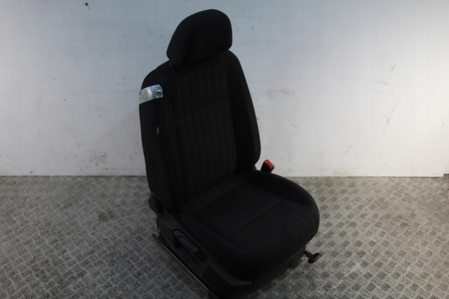 seat right front VW CADDY 2K5 LIFT