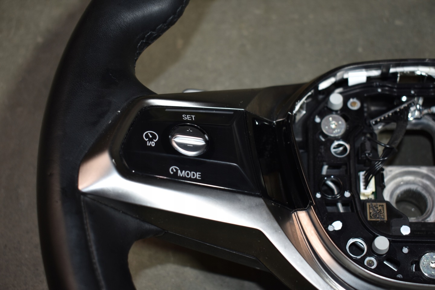 IDEALNA lenkrad GRZANA BMW G70 G60 1