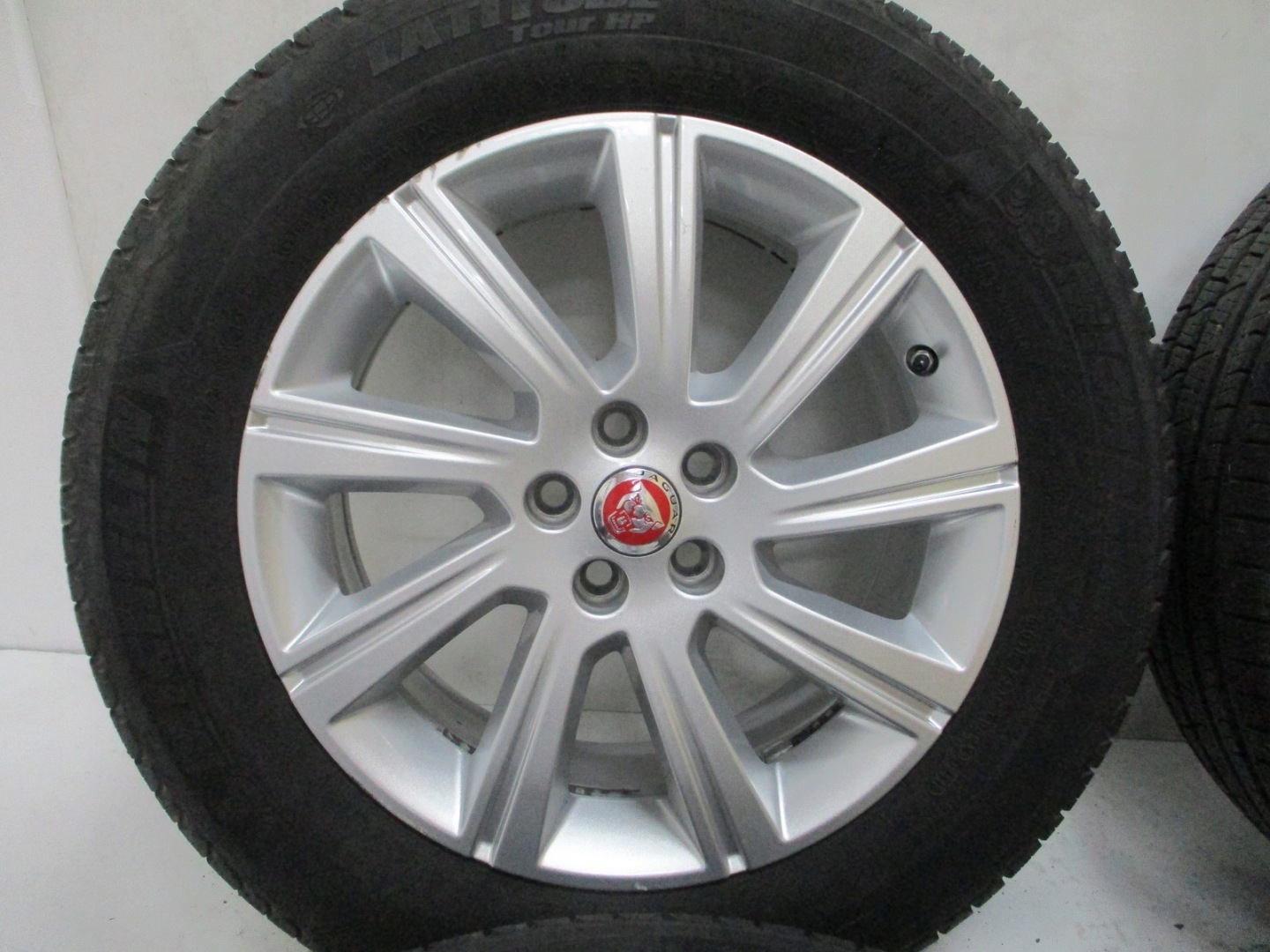 wheels discs tyres JAGUAR E PACE R18 M+S 18r