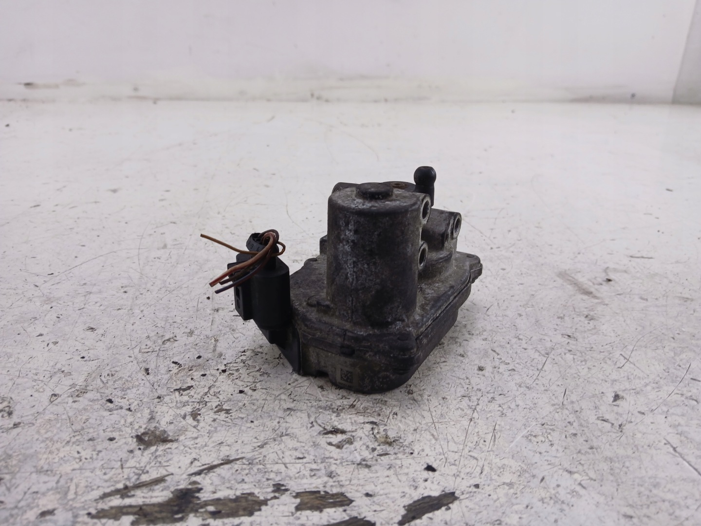 AUDI VW 3.0 TDI regulator KLAP of intake 059129086