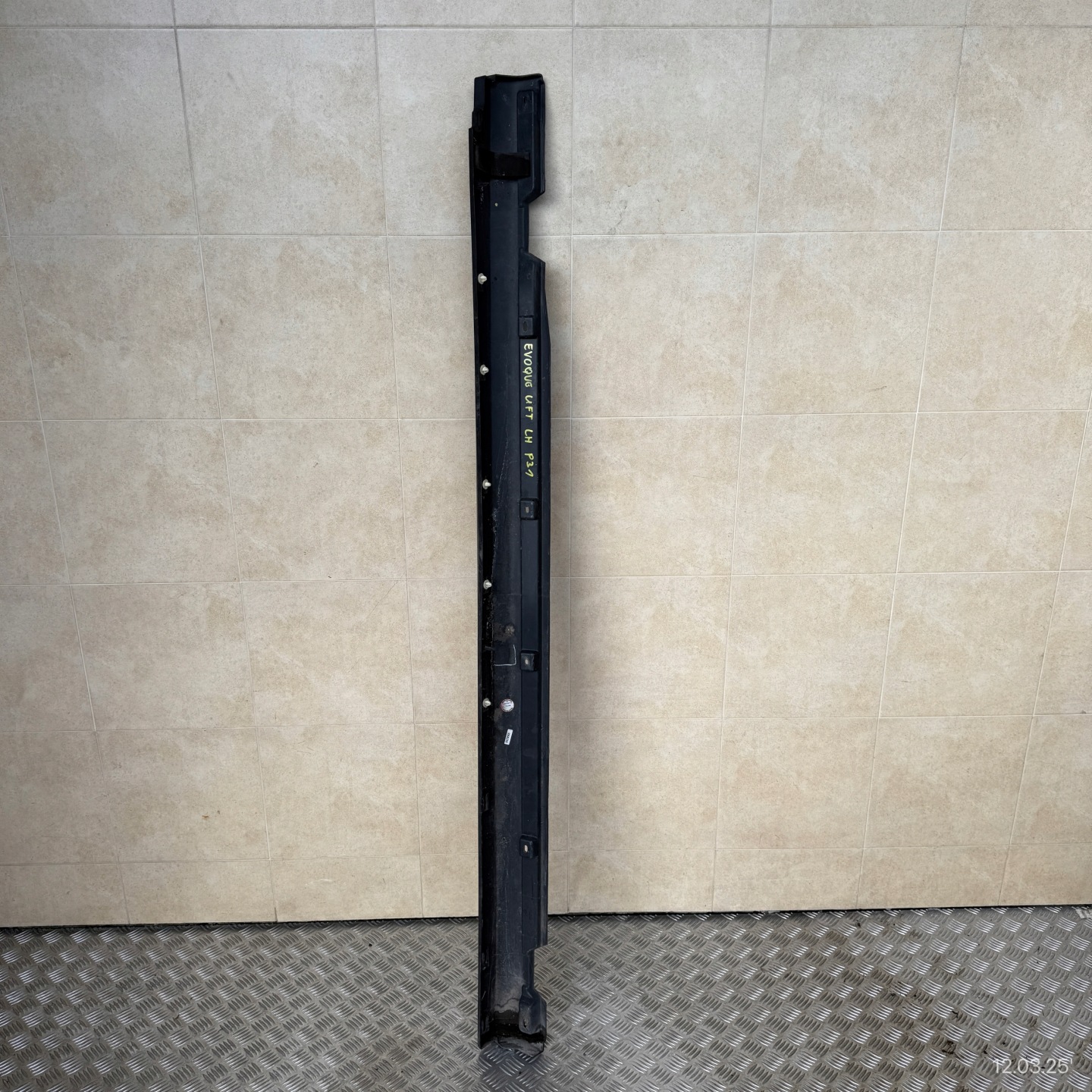moulding threshold left threshold LAND ROVER RANGE ROVER EVOQUE and LIFT BJ32-10155-AB