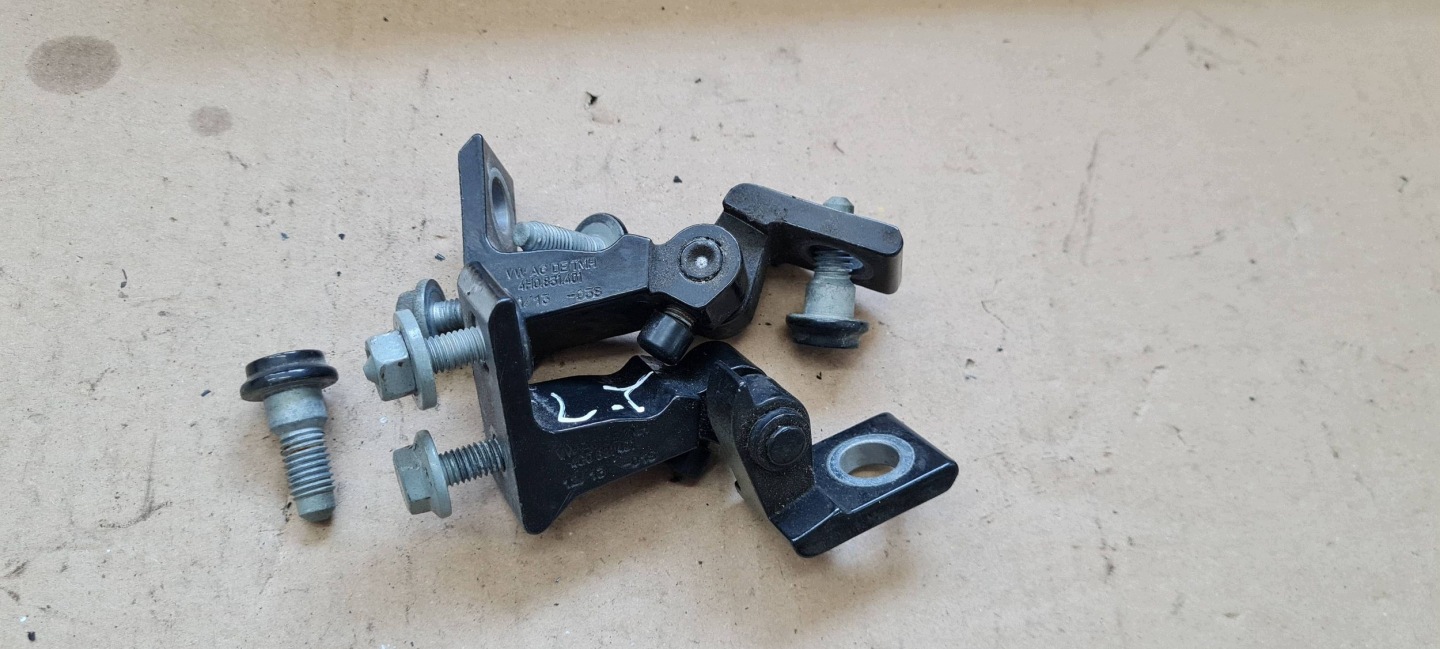 A7 4G S7 hinge hinges door left left rear part rear. KOMPLET LX7U
