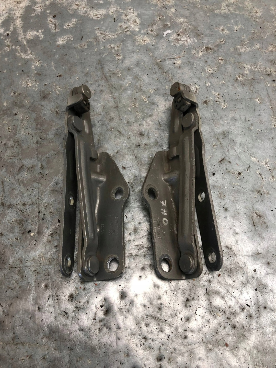 Cerniere cofano VW T5 7H0823301D 7H0823302D