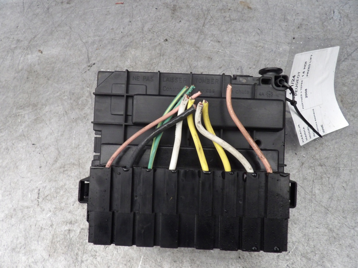 PEUGEOT PARTNER II TEPEE MODULE FUSIBLES 9664706280