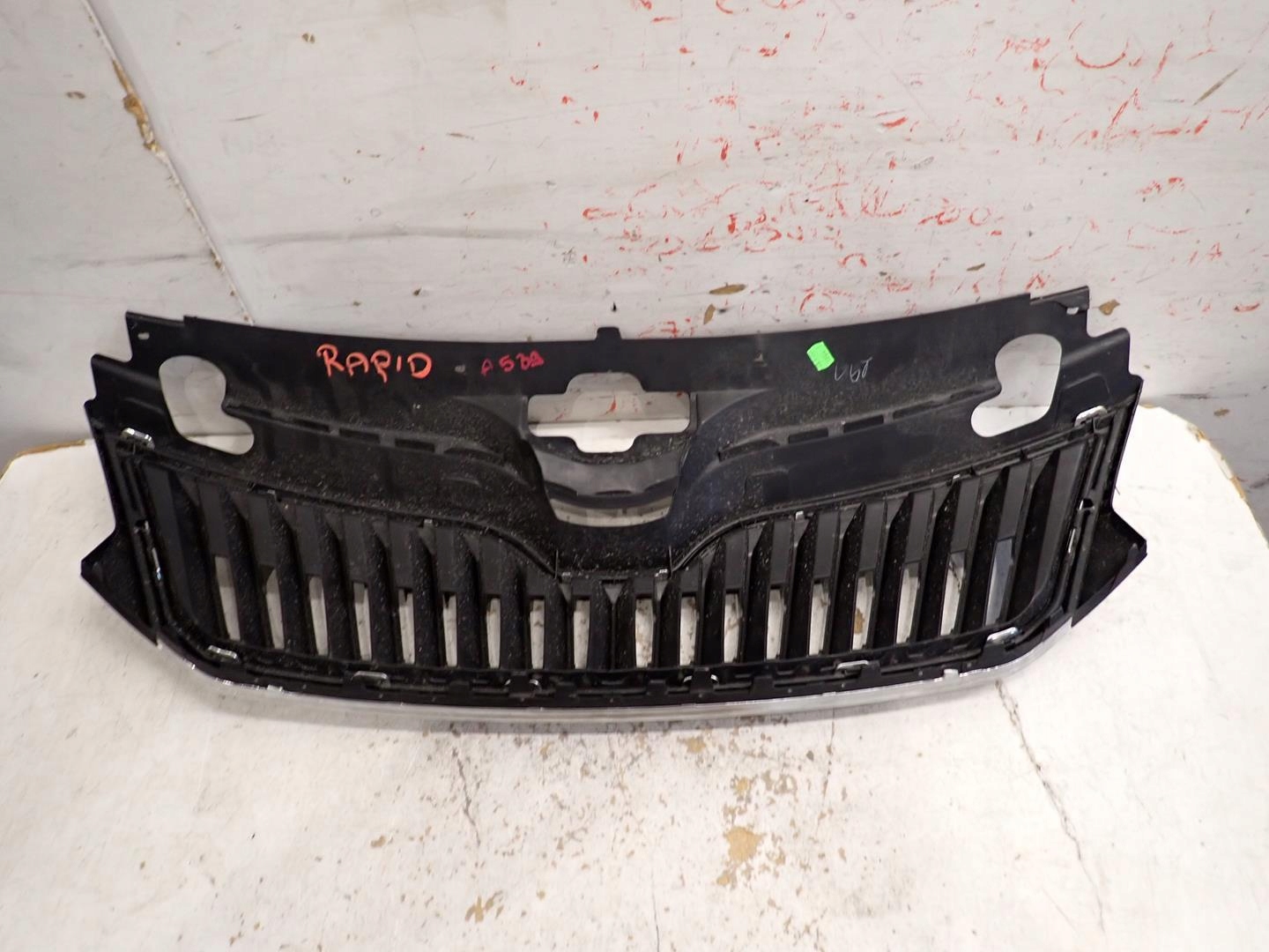 maska SKODA RAPID 2012- 5JA853668