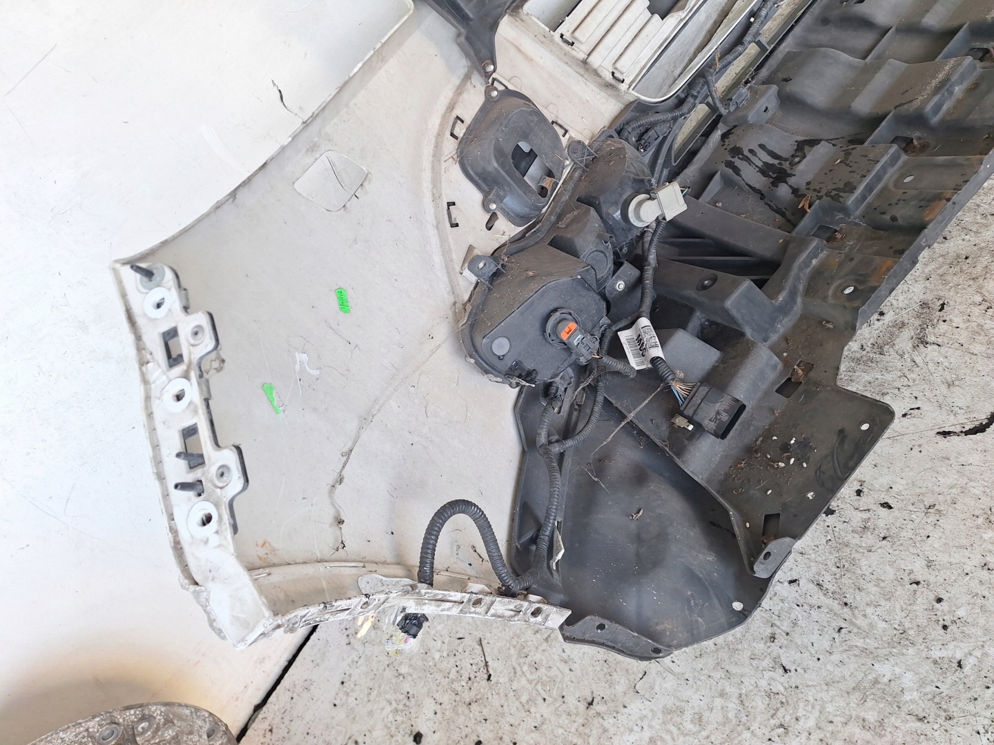 FORD KUGA MK2 12-16 bumper XENON + 6 X PDC