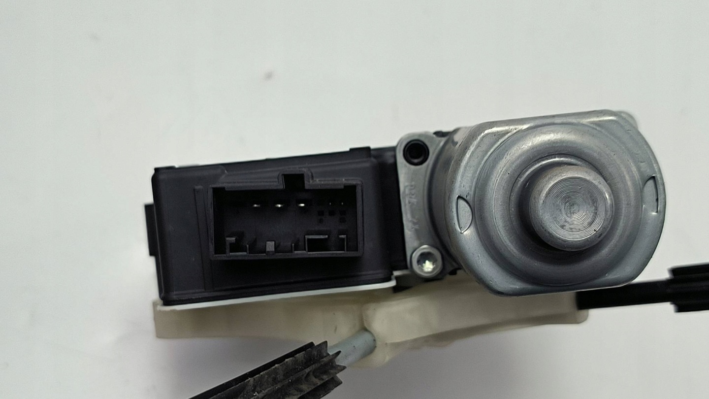 mini motor windows right rear part 0130822694 VOLKSWAGEN TAIGO