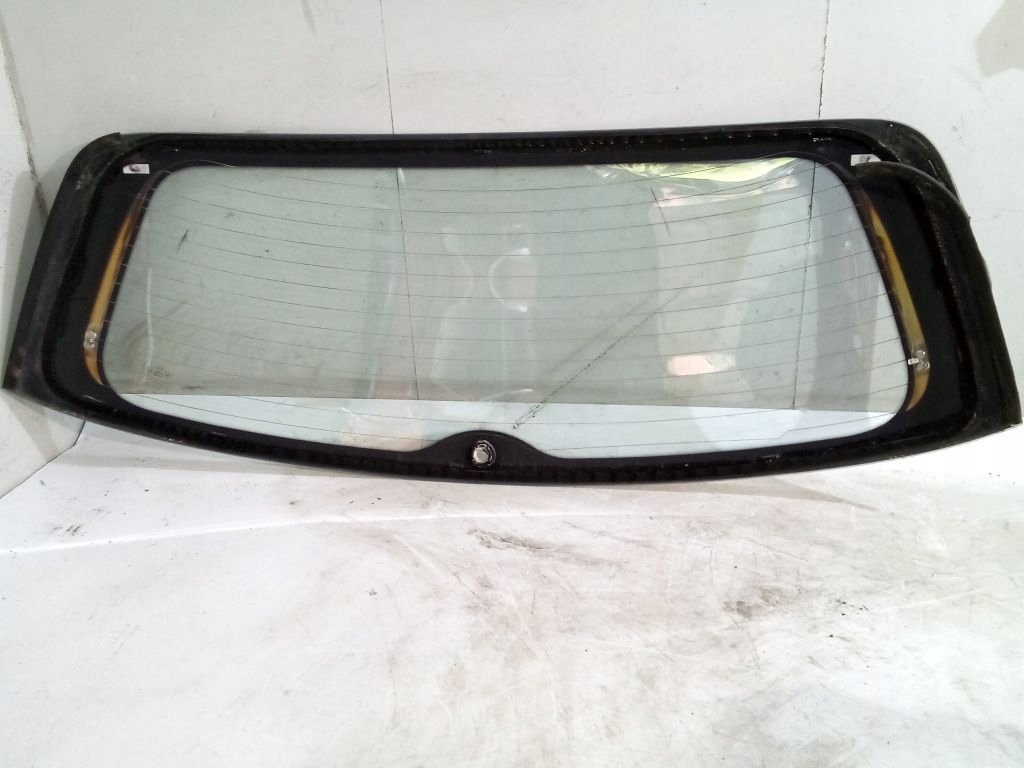 Kia Rio II 2 5D Vitre Arrière du capot