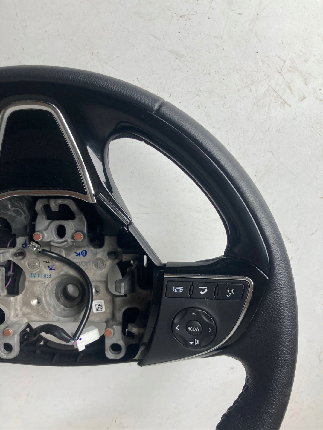 Volant Cuir, en cuir MULTIFUNKCJA CHROM ECLIPSE CROSS LIFT 4400A706XA