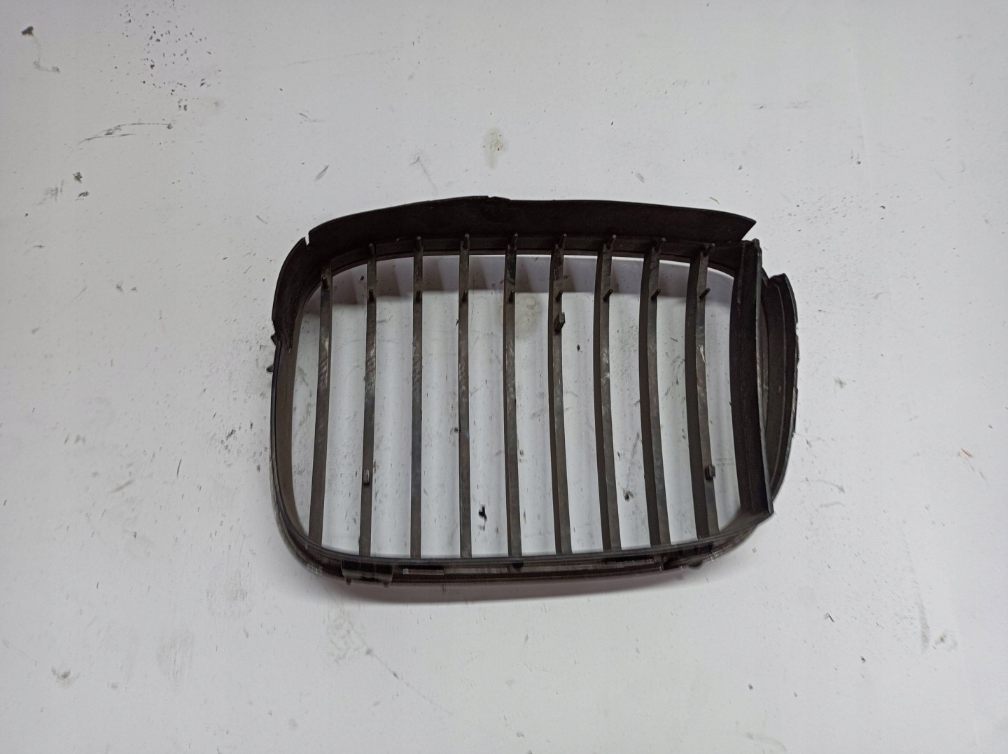 grille radiator (grill) BMW 5 E39 1997 8159314