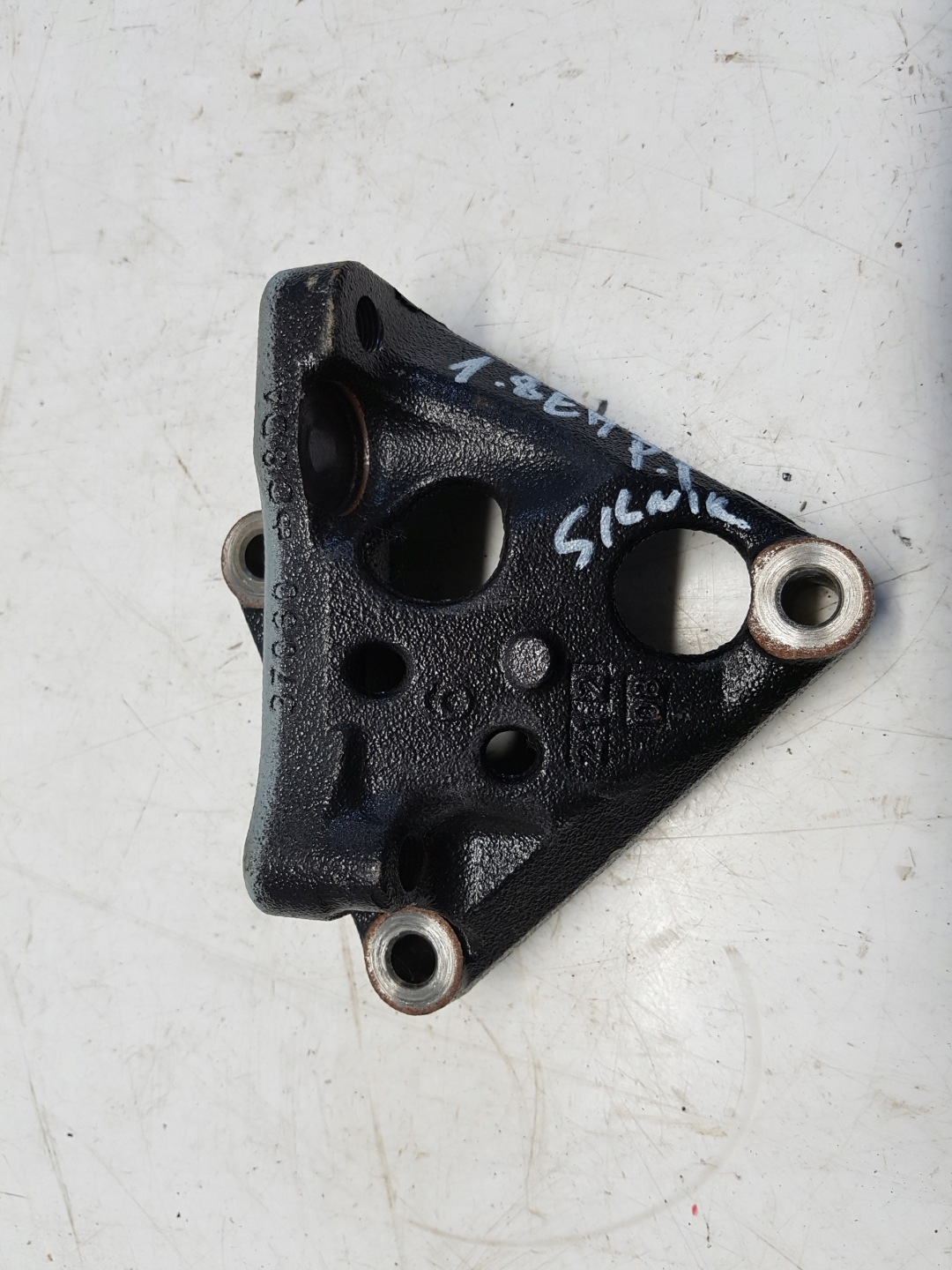 TOYOTA COROLLA E21 engine mount 37060-08DA