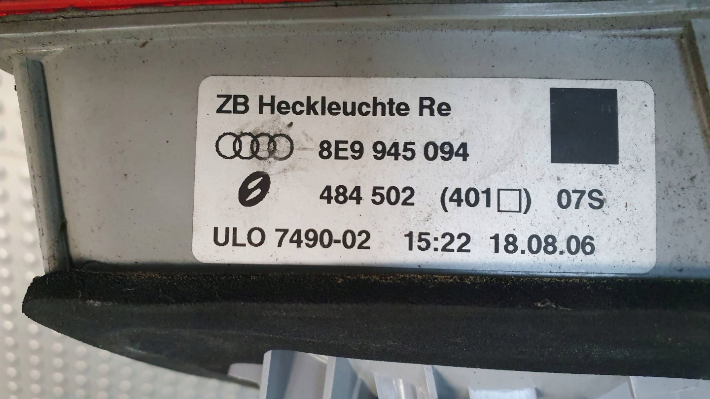 light rear part right AUDI A4 B7 KOMBI to the bonnet 04- 8E9945094