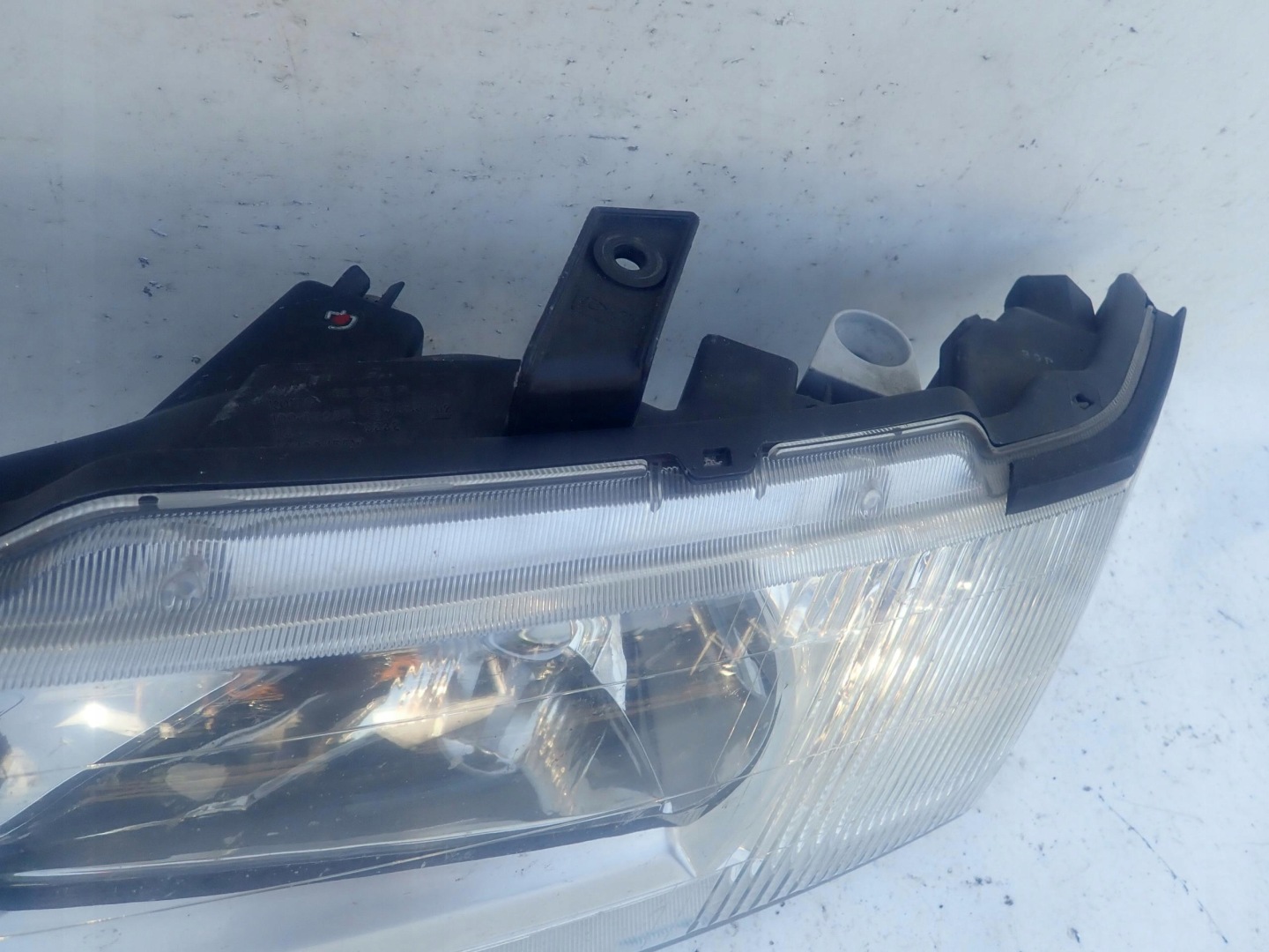 MITSUBISHI SPACEWAGON light front front left
