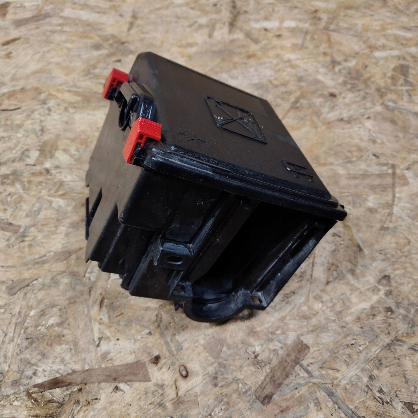 Module fusibles Complète Citroen Jumpy 9804681980