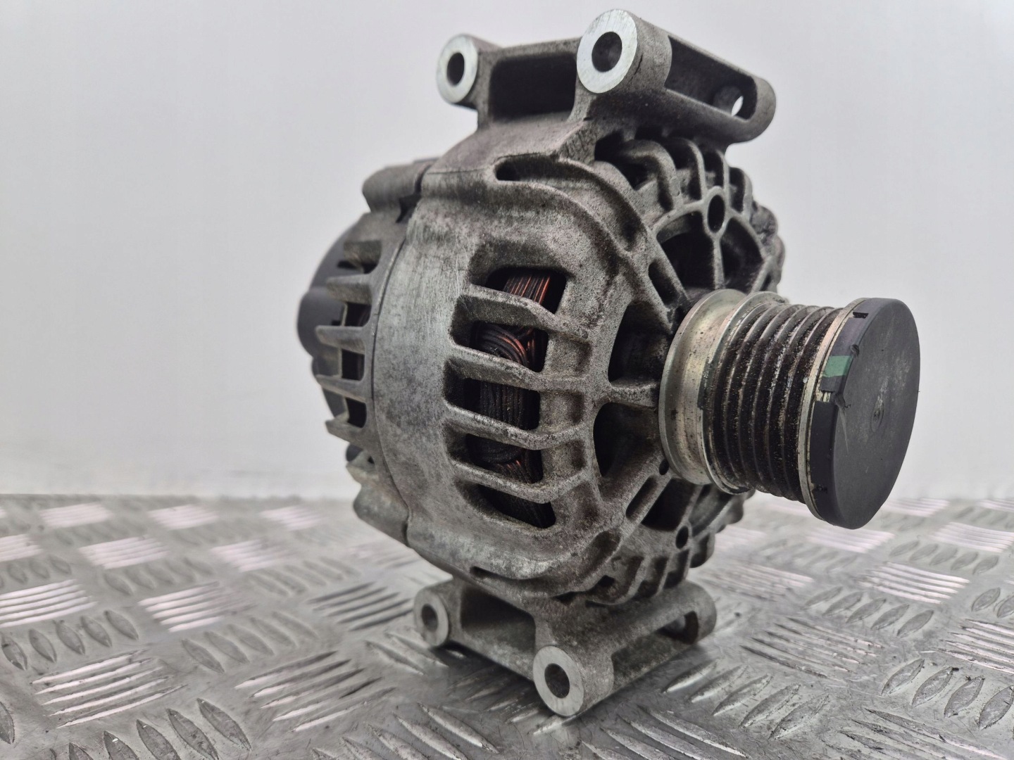 Mercedes E200 CGI W212 Alternator A0009067902 M271.860