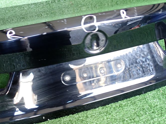 BMW G20 3 sedan boot doors rear part