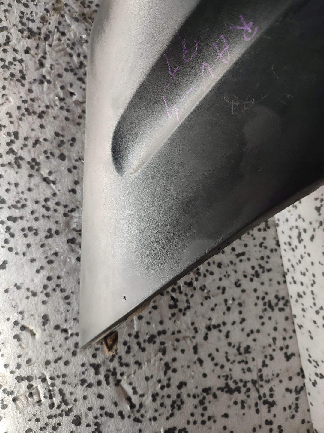 TOYOTA RAV4 and 95-00 bumper rear part corner right 5D