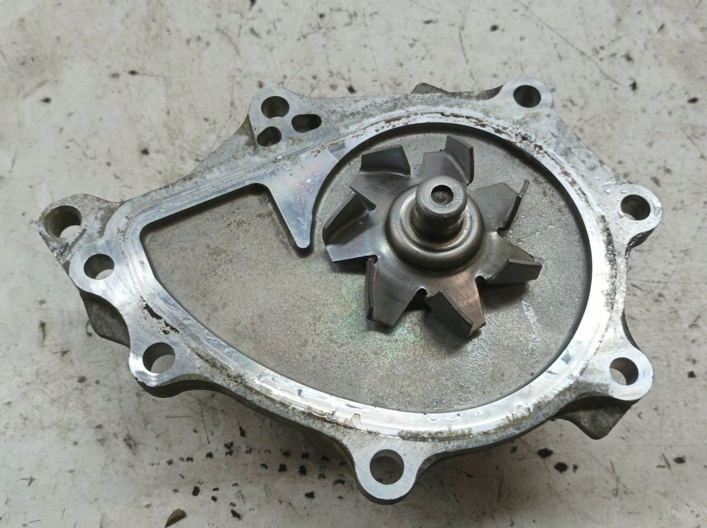 water pump 2.0 D4D Toyota RAV4 IV (2012- )