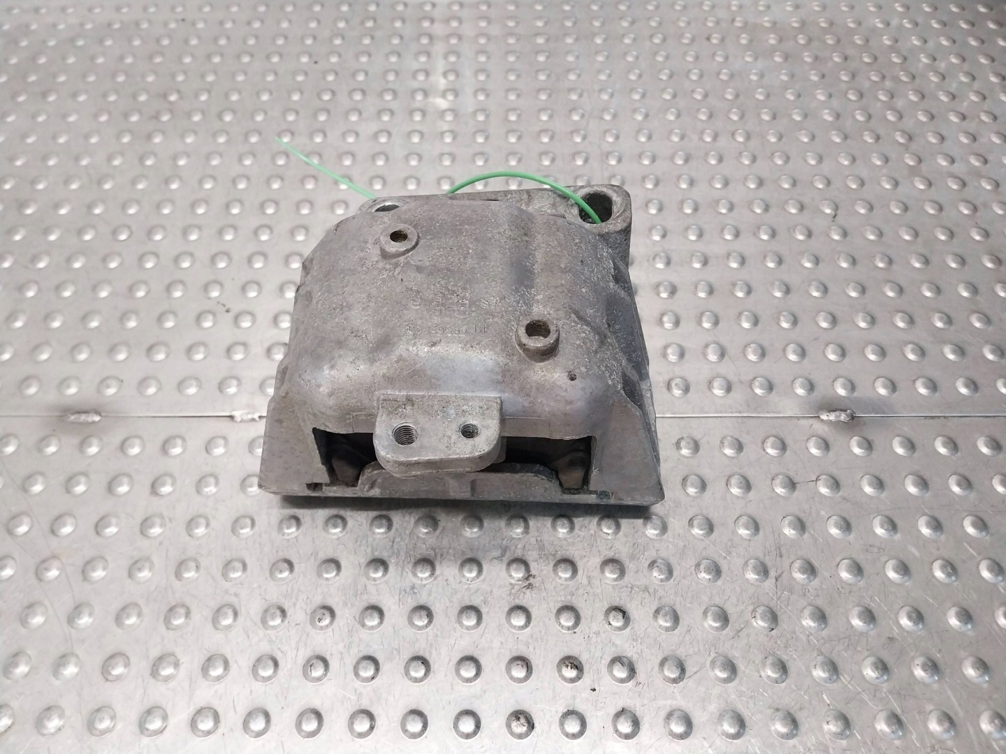 supporto Supporti motore usato 1J0199262BK VW GOLF IV LEON e OCTAVIA e A3 8L 1.6B
