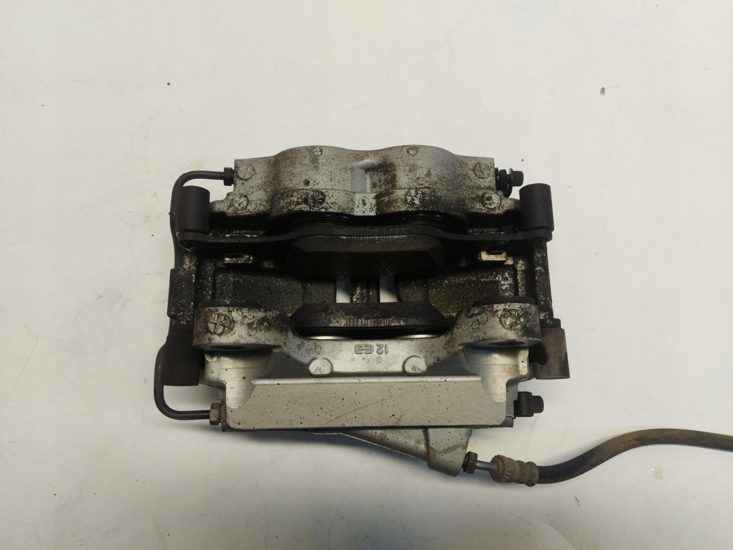 BMW G20 330e caliper brake right front 688584001
