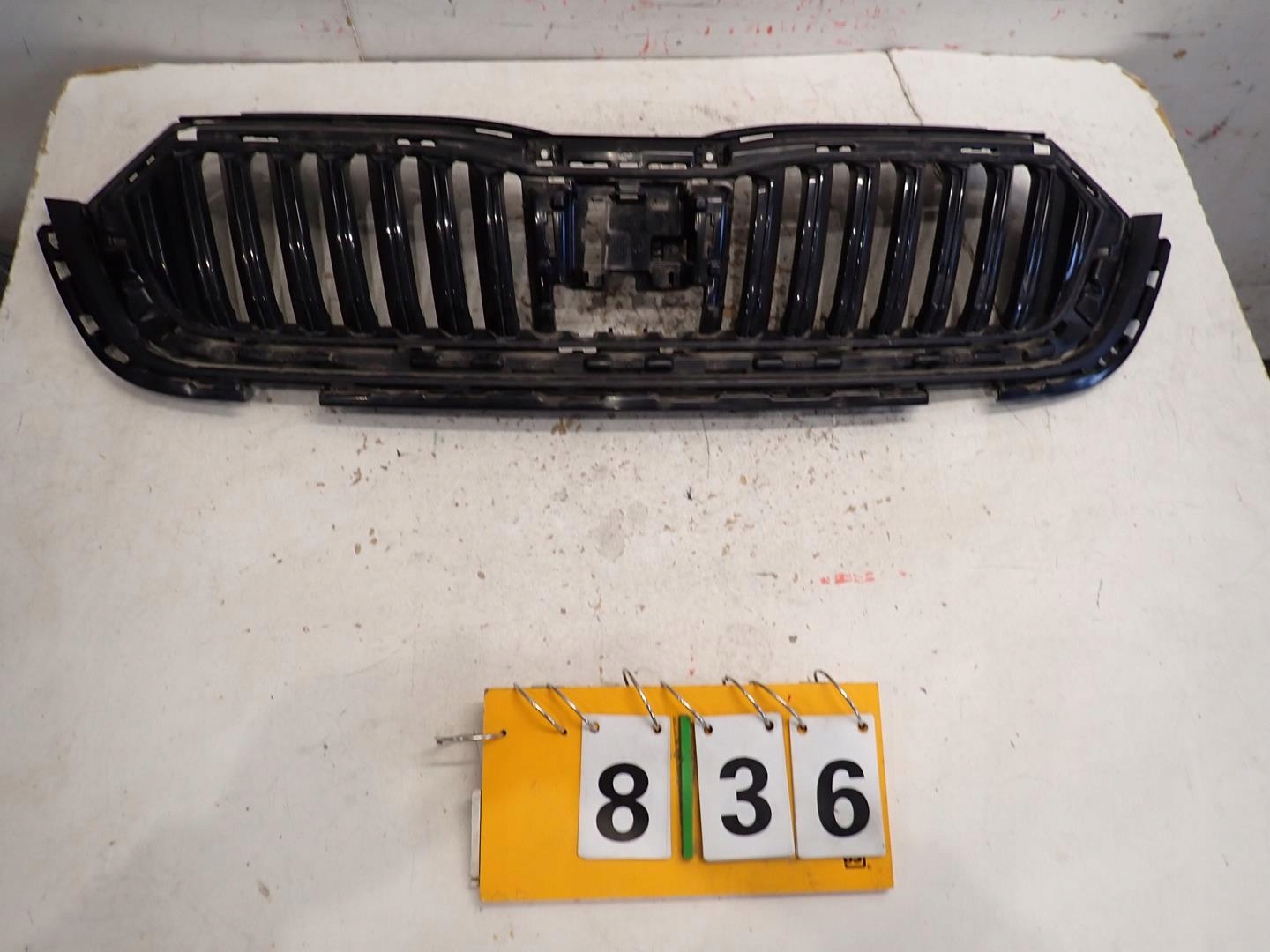 Grill SKODA OCTAVIA IV 2020- 5E3