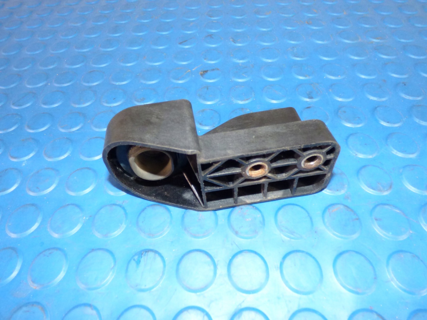 bracket holder radiator right ASTRA K V