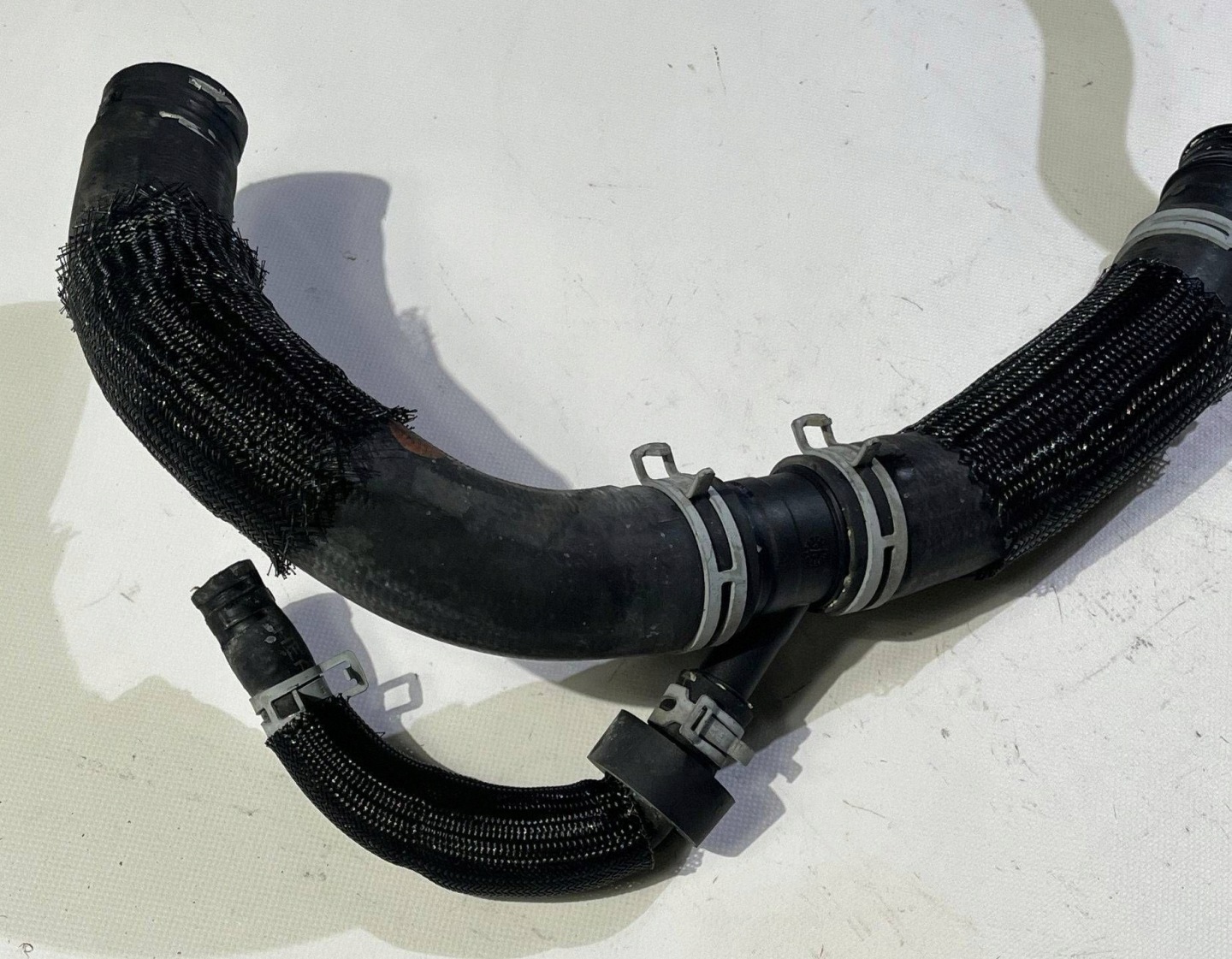 wiring hose lower radiator Dodge Charger Challenger 6.4 SRT 2015-2023