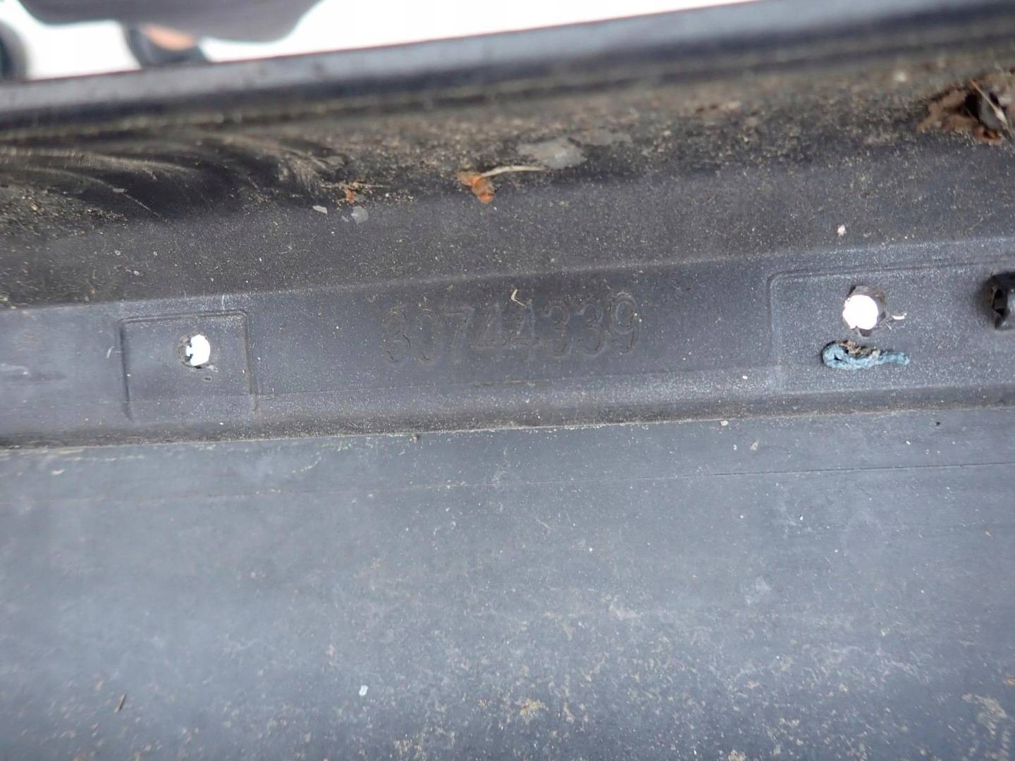 VOLVO V70 II LIFT 05-07 threshold moulding threshold left