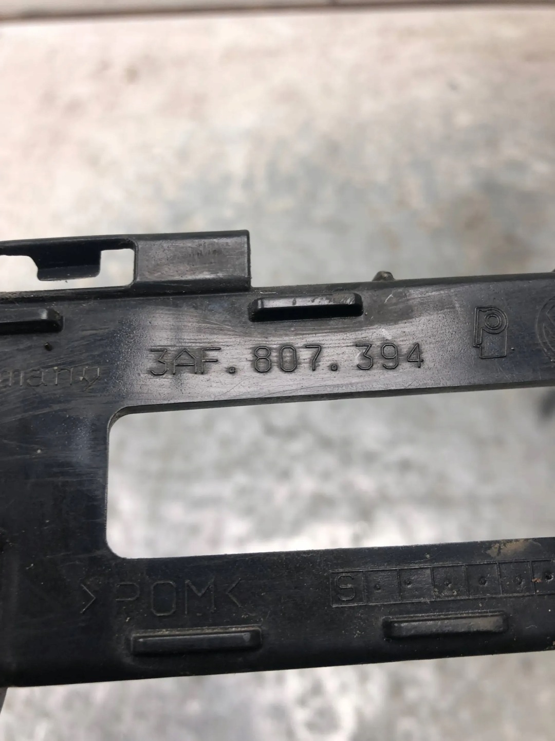 bumper bracket right rear part VW PASSAT B7 KOMBI 3AF807394
