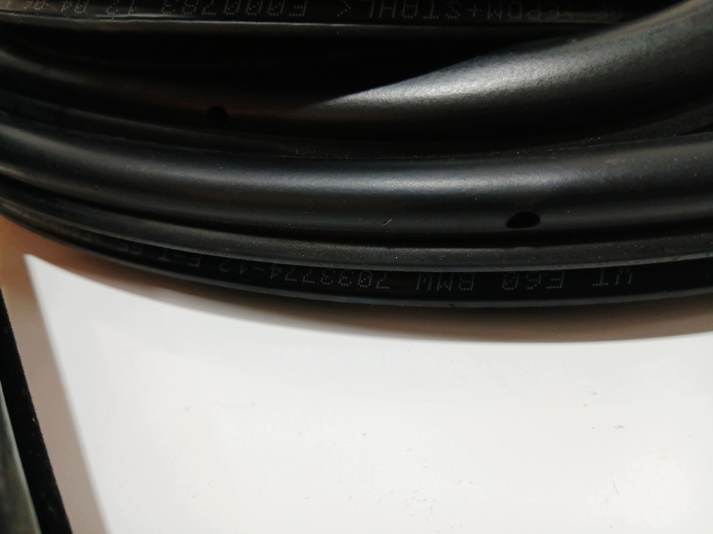 gasket door left front BMW E60 E61 tyres ZAMSZ (0001313)