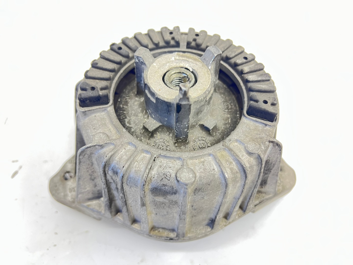 Mercedes-Benz C W204 W212 2,2 CDI OM646 engine mount left