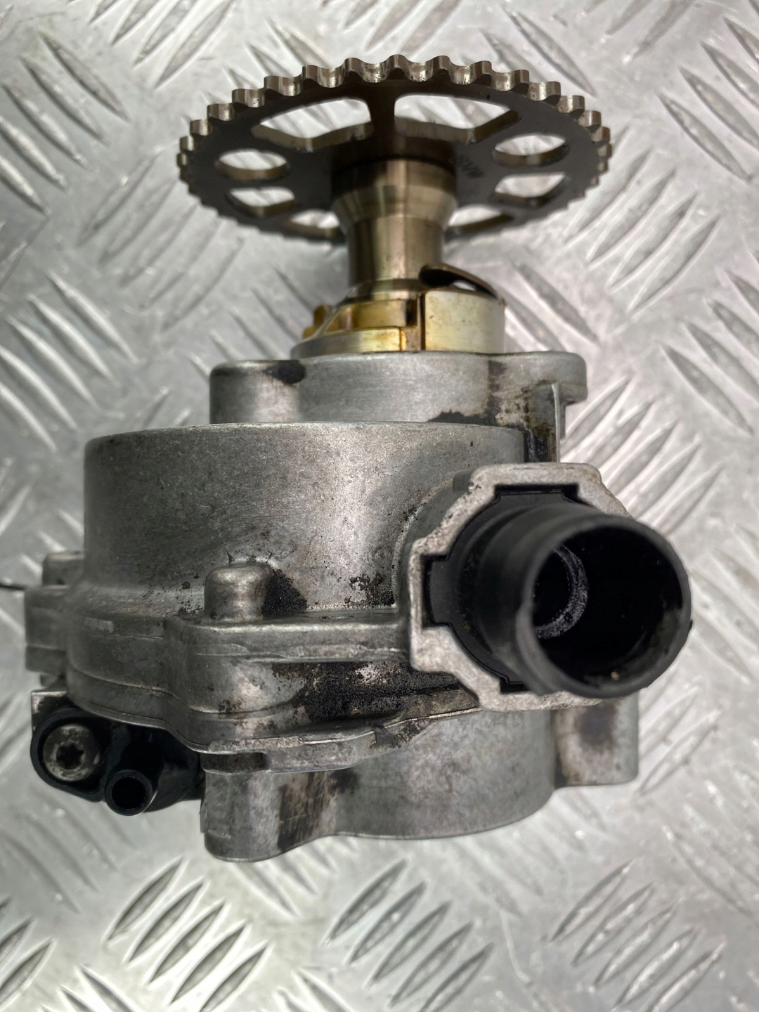 BMW X5 E70 xDrive 35i N55 pump vacual 7575325