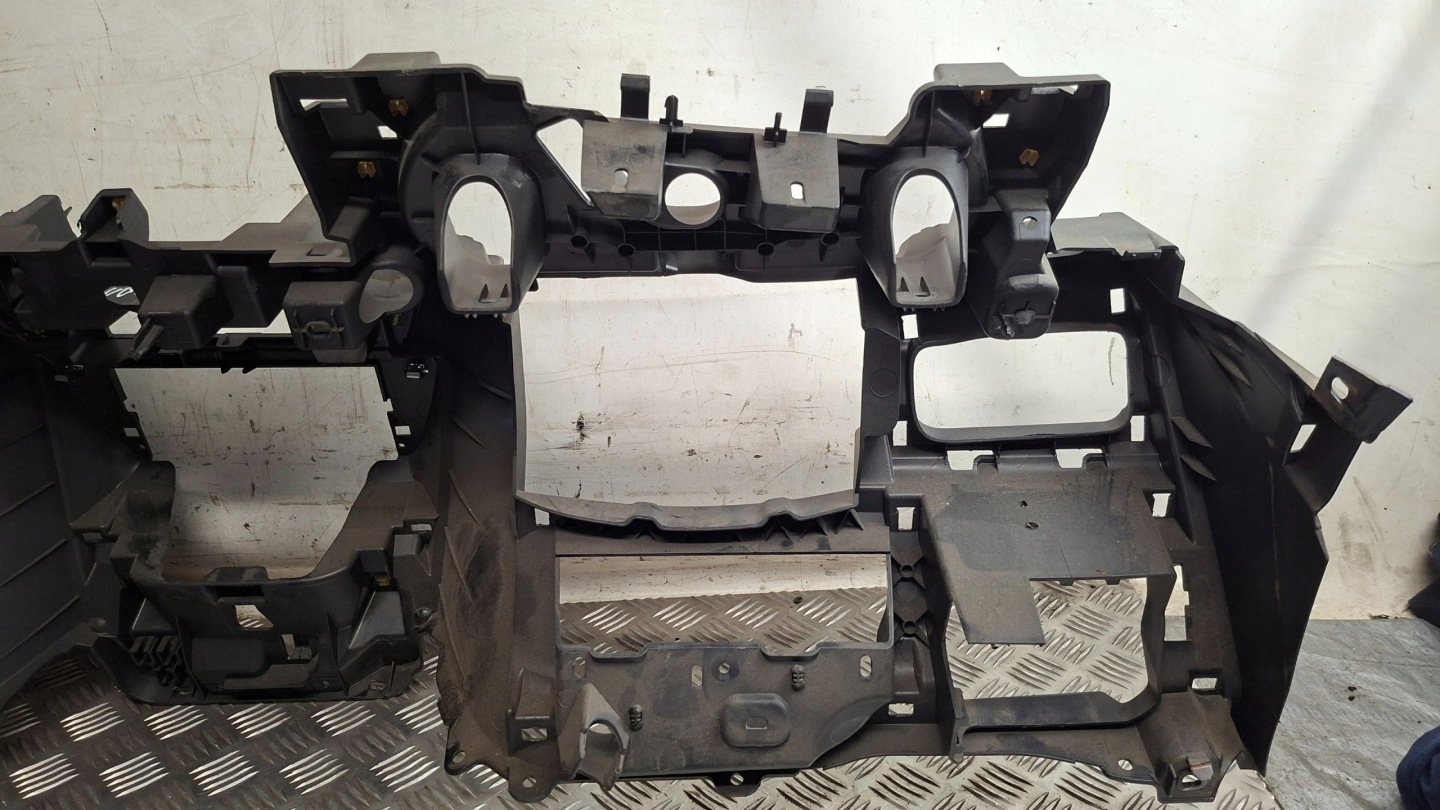 dashboard instrument panel lower PEUGEOT 301
