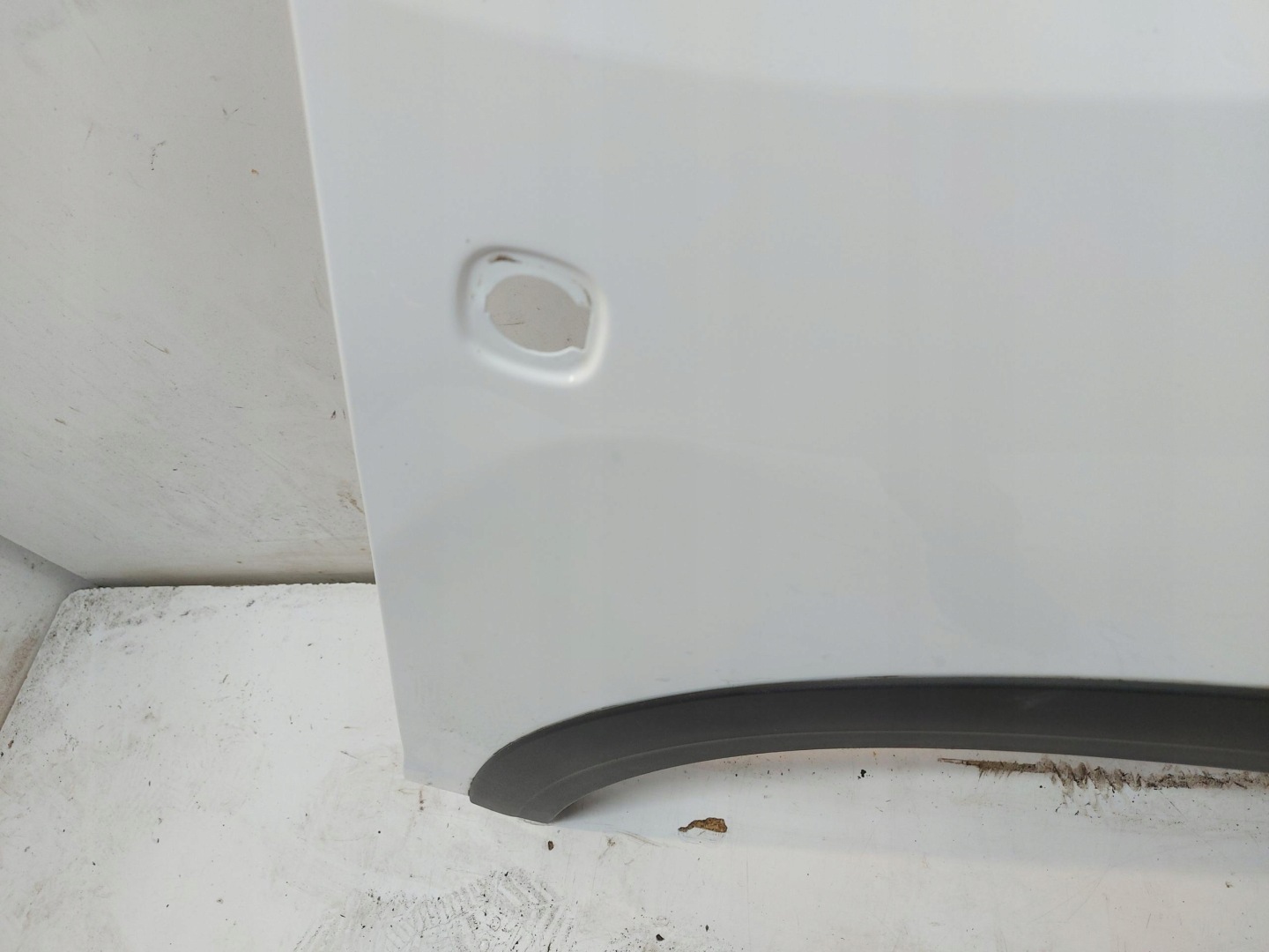 Ford Tourneo Connect III MK3 fender right front BIALY