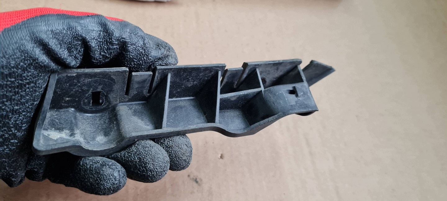A5 8T LIFT S5 support bracket holder of a bumper left front 8T0807283C