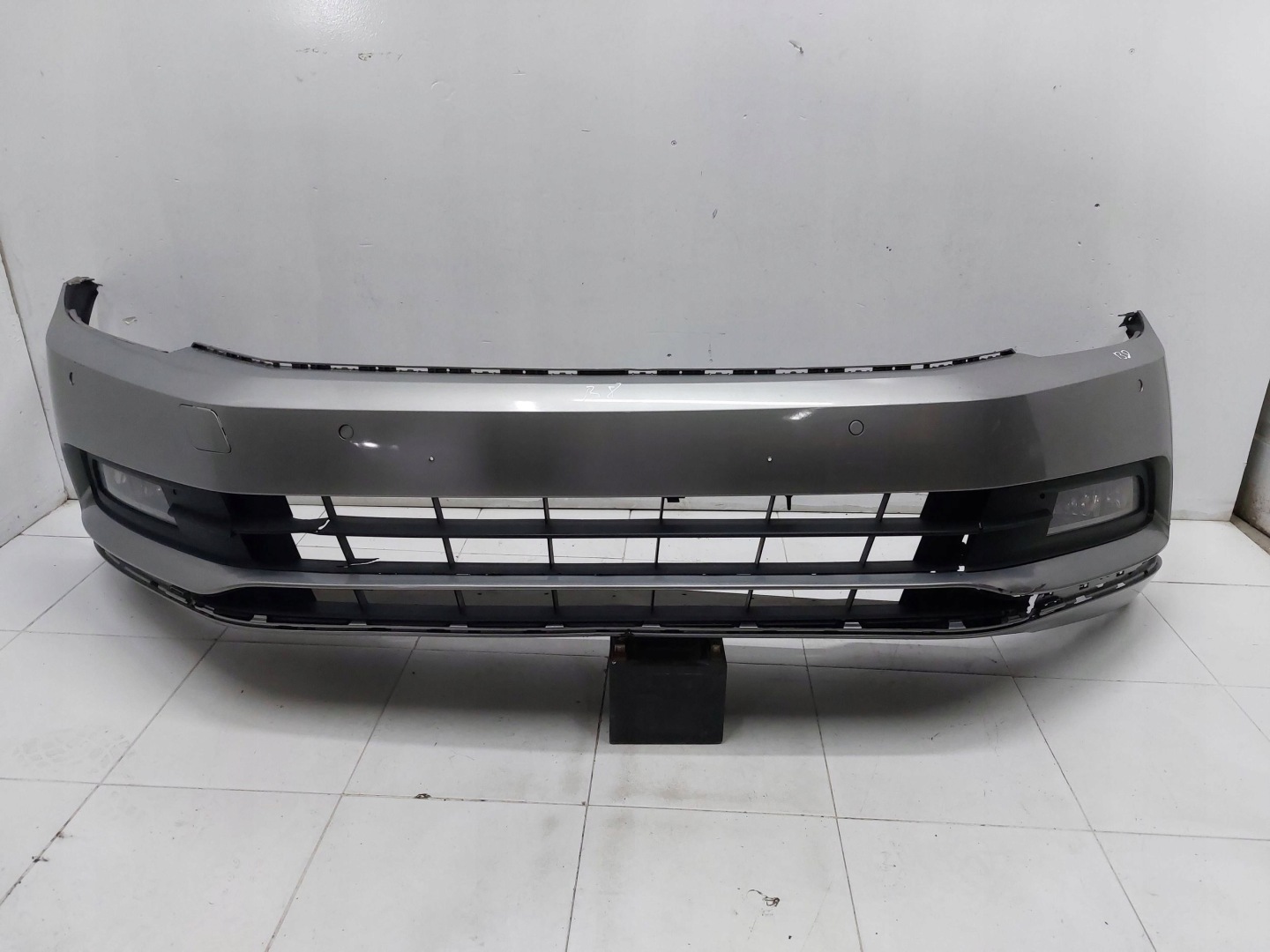 VW PASSAT B8 3G0 15r> bumper front LB7W 4PDC fog lights