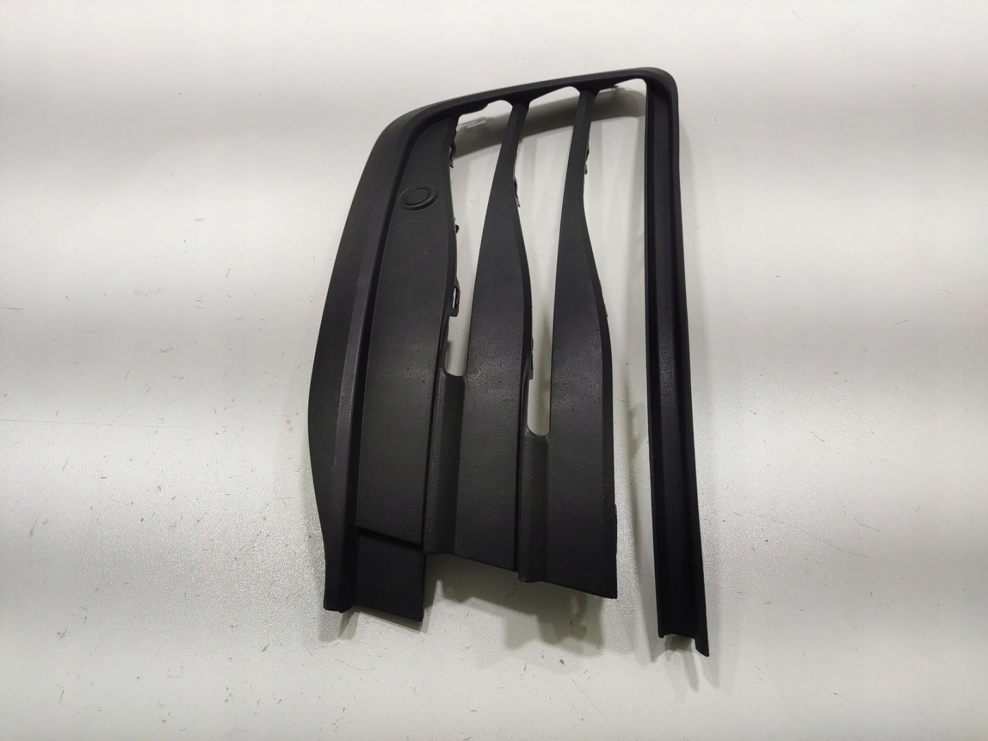 grid left of a bumper front sensor PDC VOLKSWAGEN GOLF VIII 2019-2024