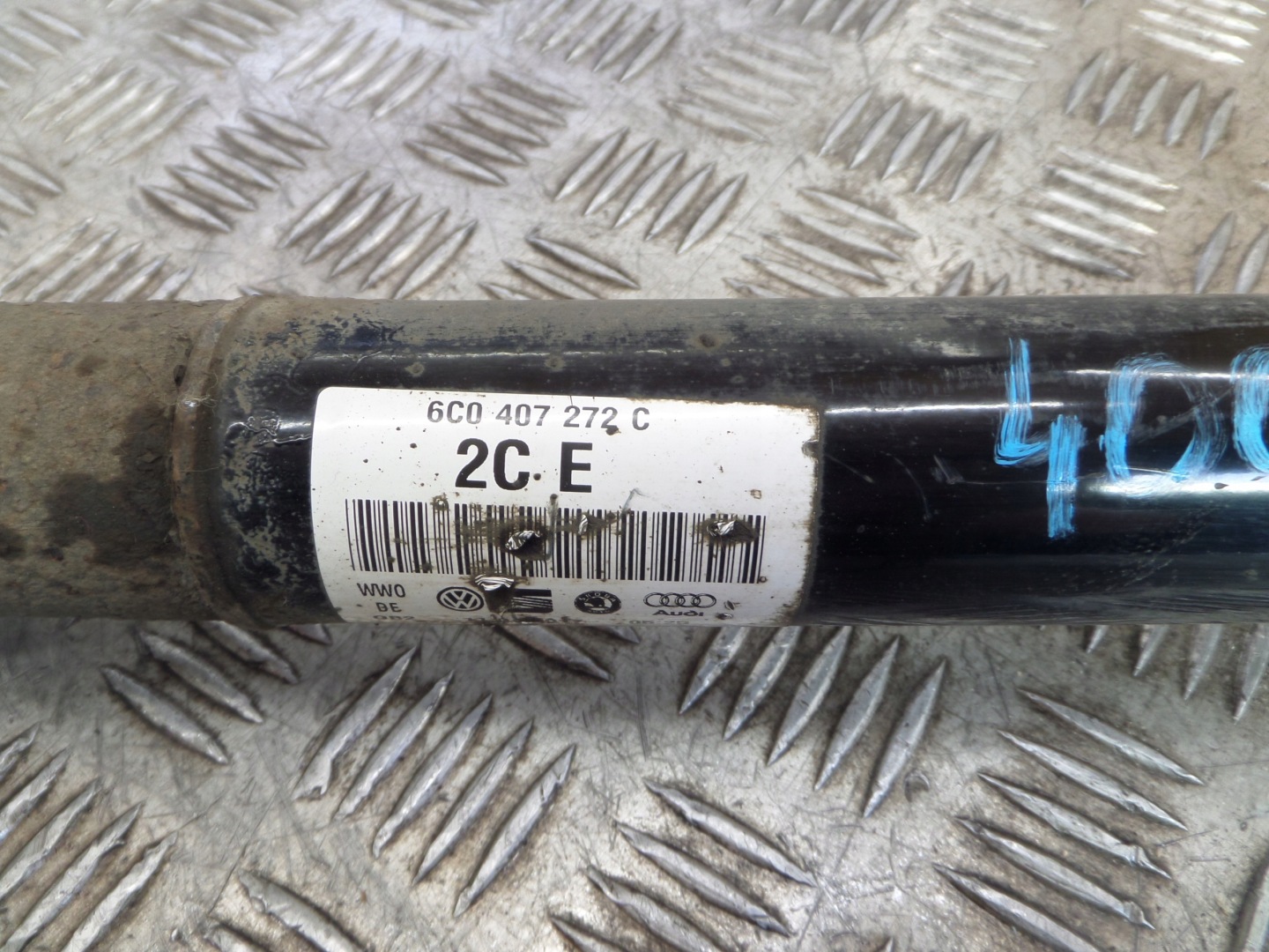 VW SEAT SKODA 1.4 TDI - semi-axis right 6C0407272C