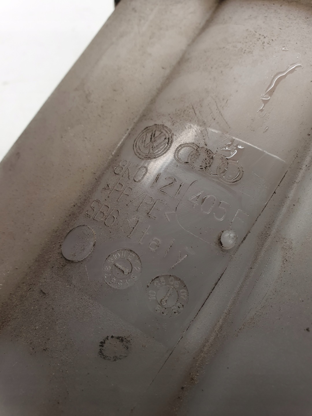 Réservoir eau AUDI A4 A5 Q5 8K0121405F
